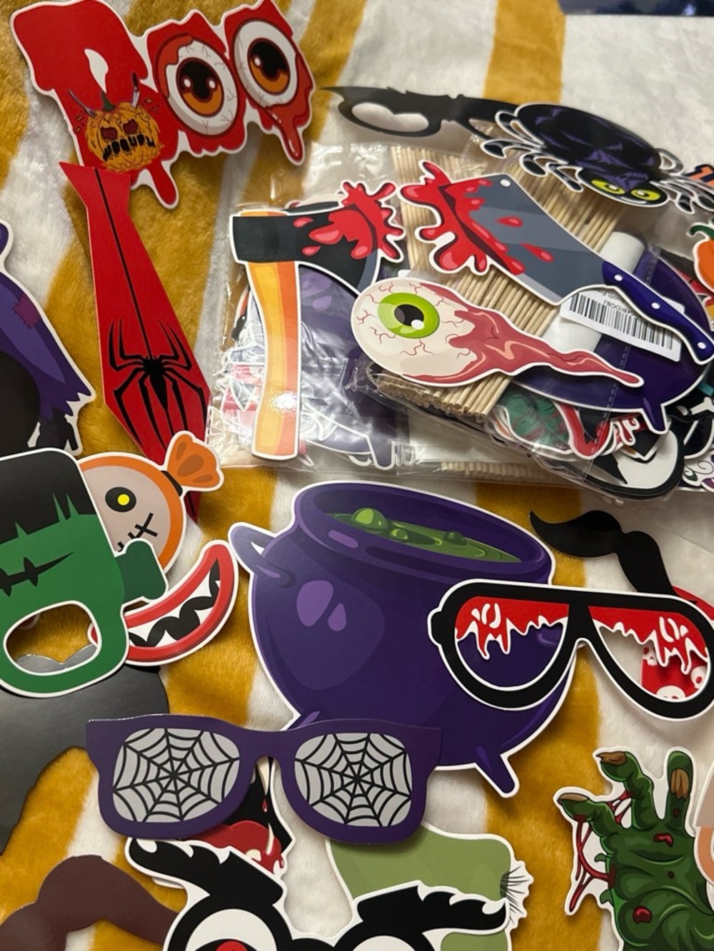 Halloween Party Photo Booth Props - Purple Cauldron & Multi-Color Set